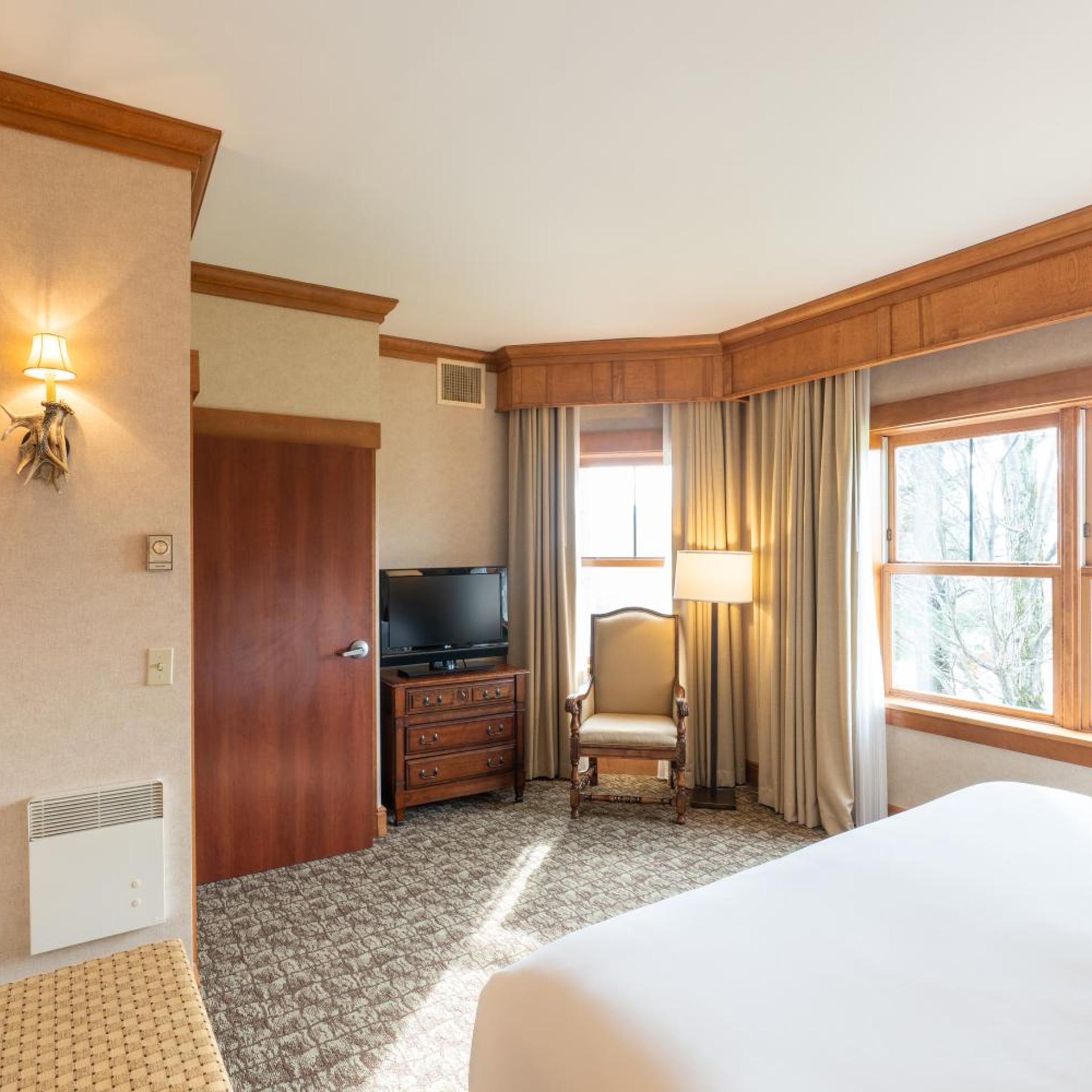 Deluxe, Suite, King Bed, Sofa