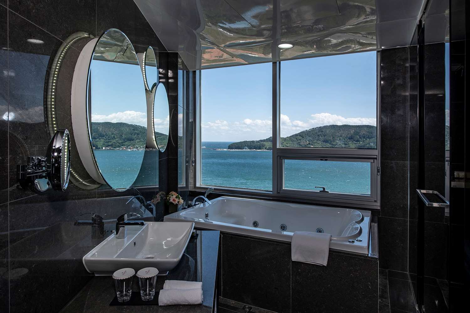 Ramada Suites by Wyndham Geoje 47/48