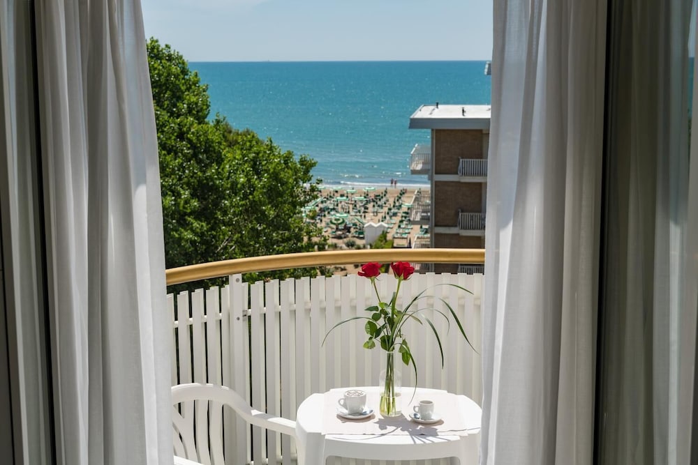 Salus Smart & Chic Hotel 6/34