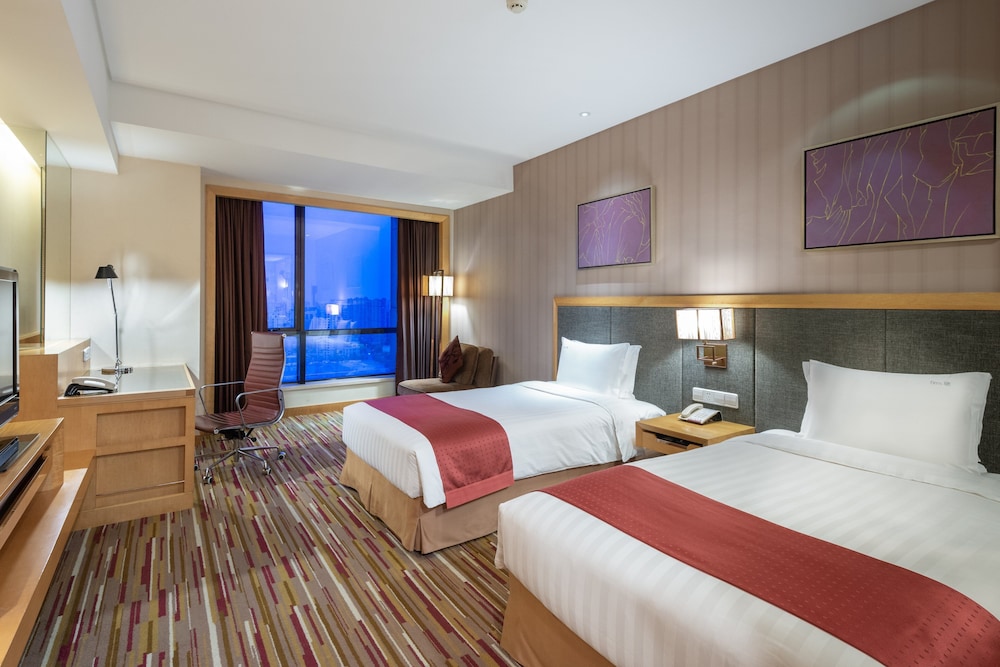 Crowne Plaza Shanghai Jinxiu by IHG 33/74