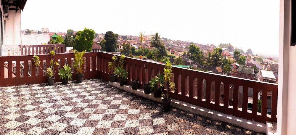 Hotel Wisata by ZUZU in MAGELANG