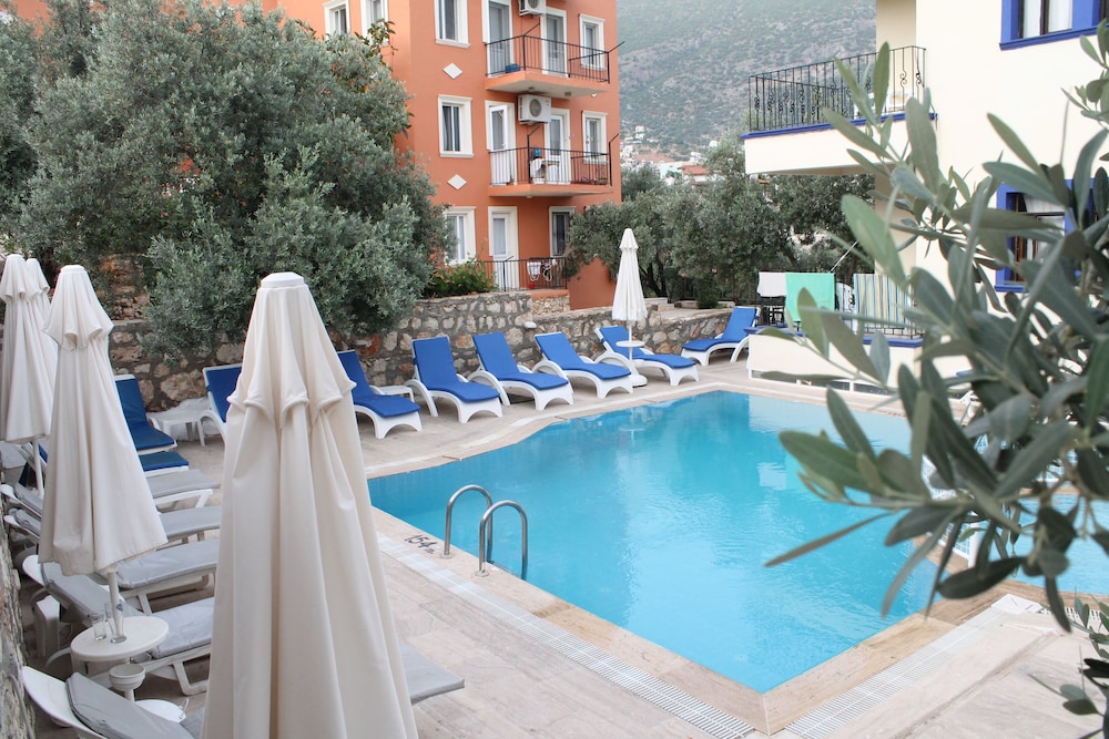 Lizo Hotel 27/38
