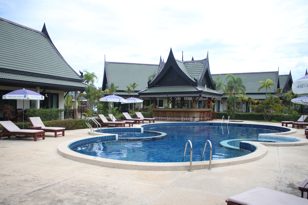 Airport Resort And Spa 67/69