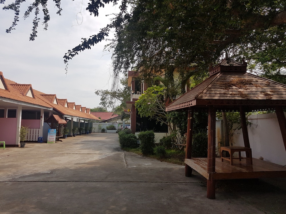 Wanjai Resort 13/14