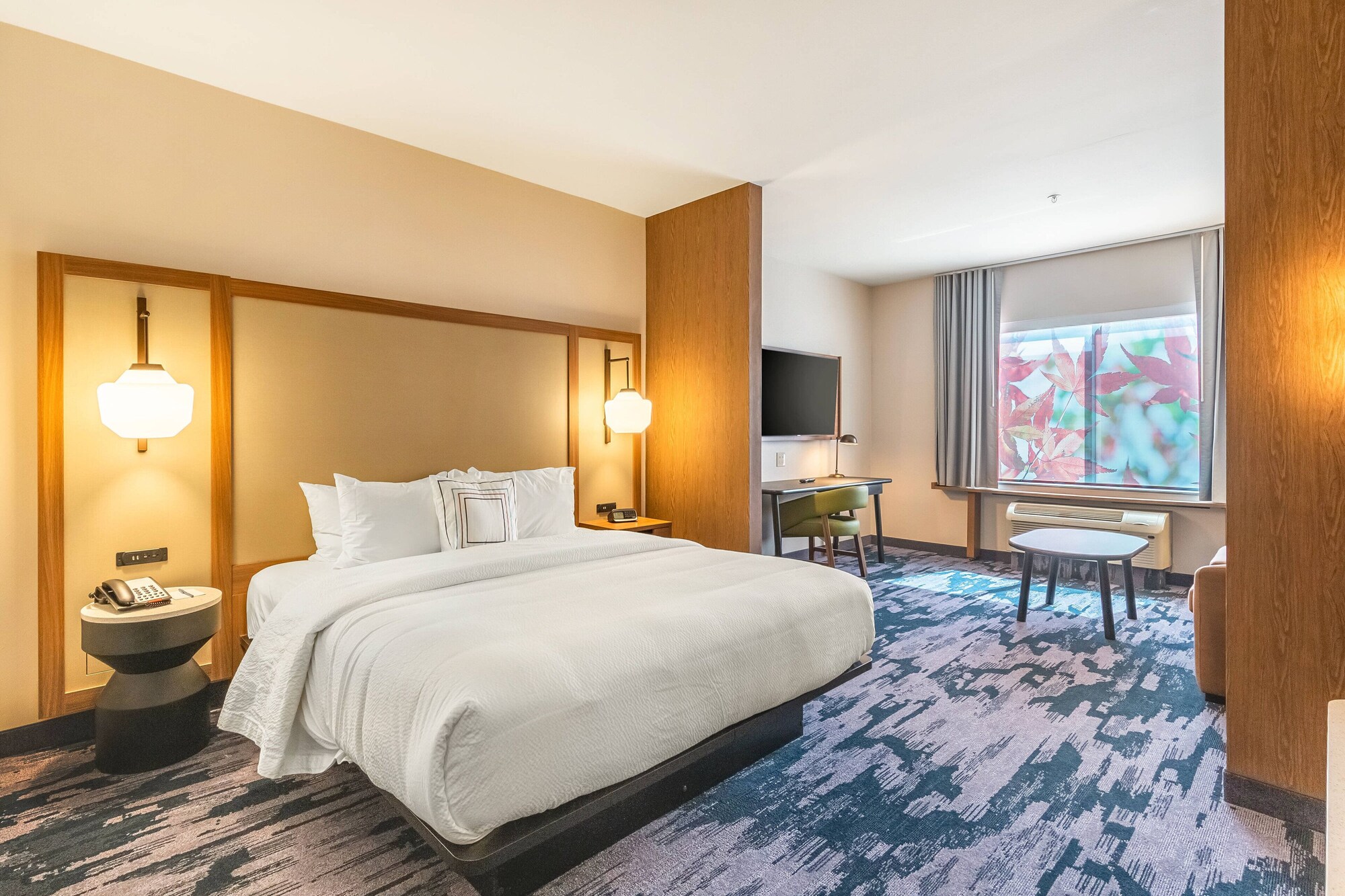 Suite, King Bed, Sofa