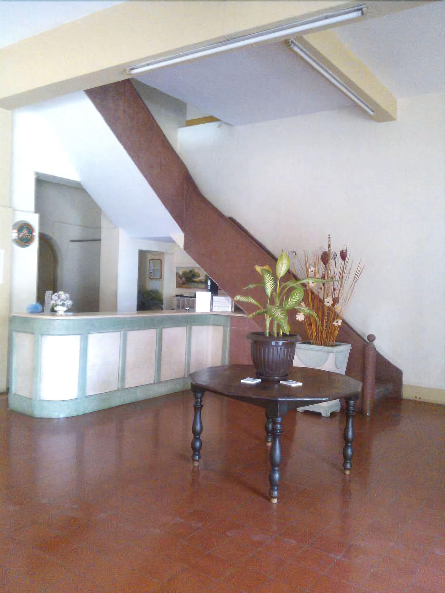 Morales Inn 6/31