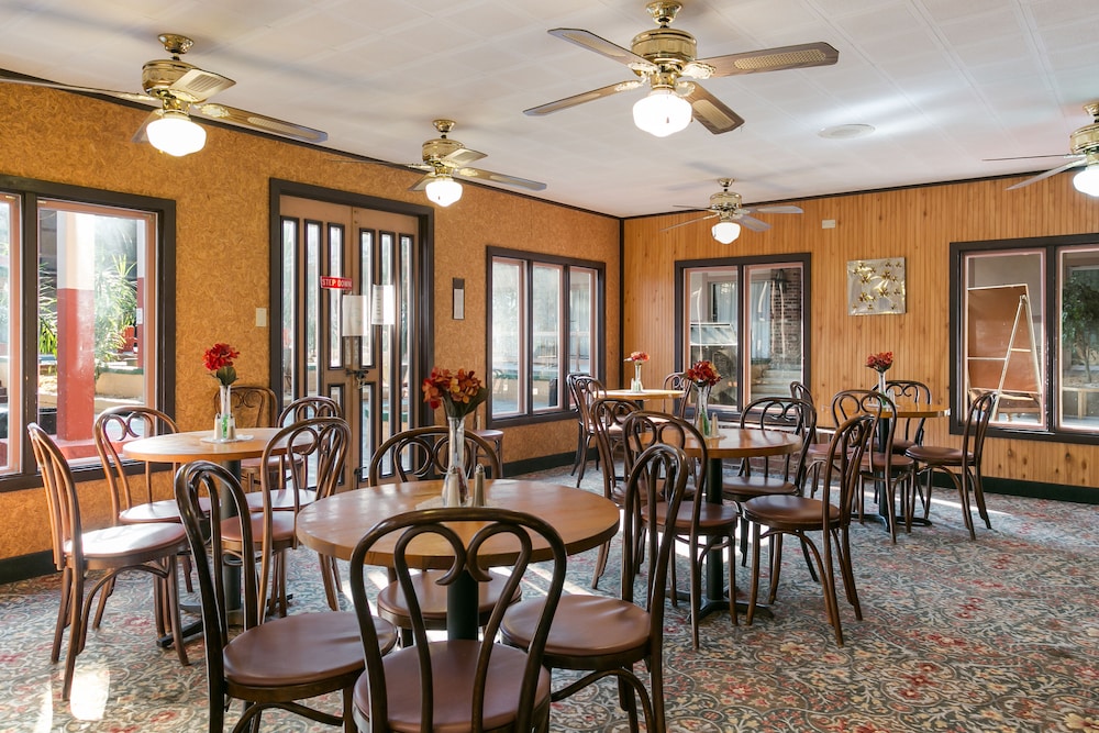 restaurant-cafeteria