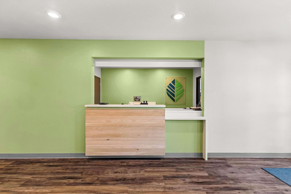 Lobby at WoodSpring Suites Corona, CORONA - CA