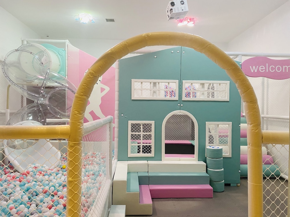 C&D Hotel Xiamen Xiang’an 73/82