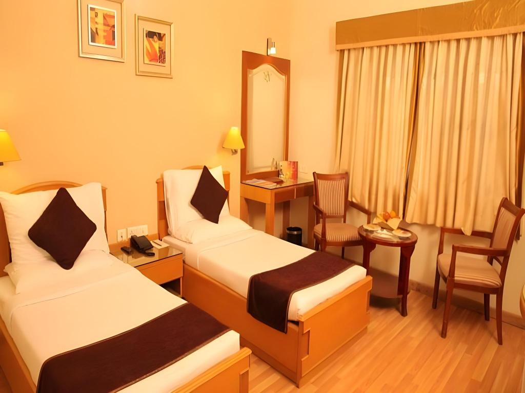 HOTEL ADITYAZ 16/41
