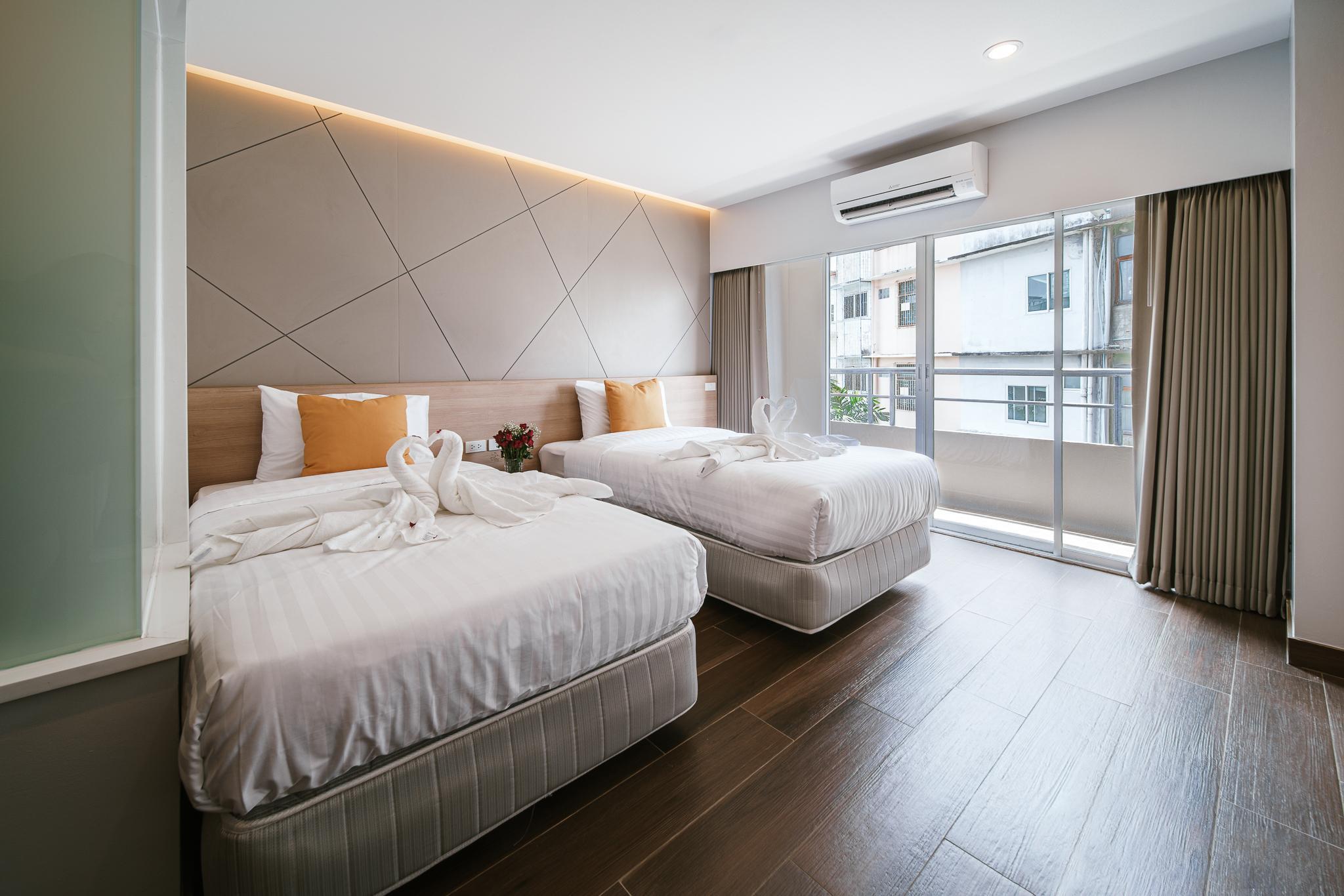 DELUXE TWIN ROOM