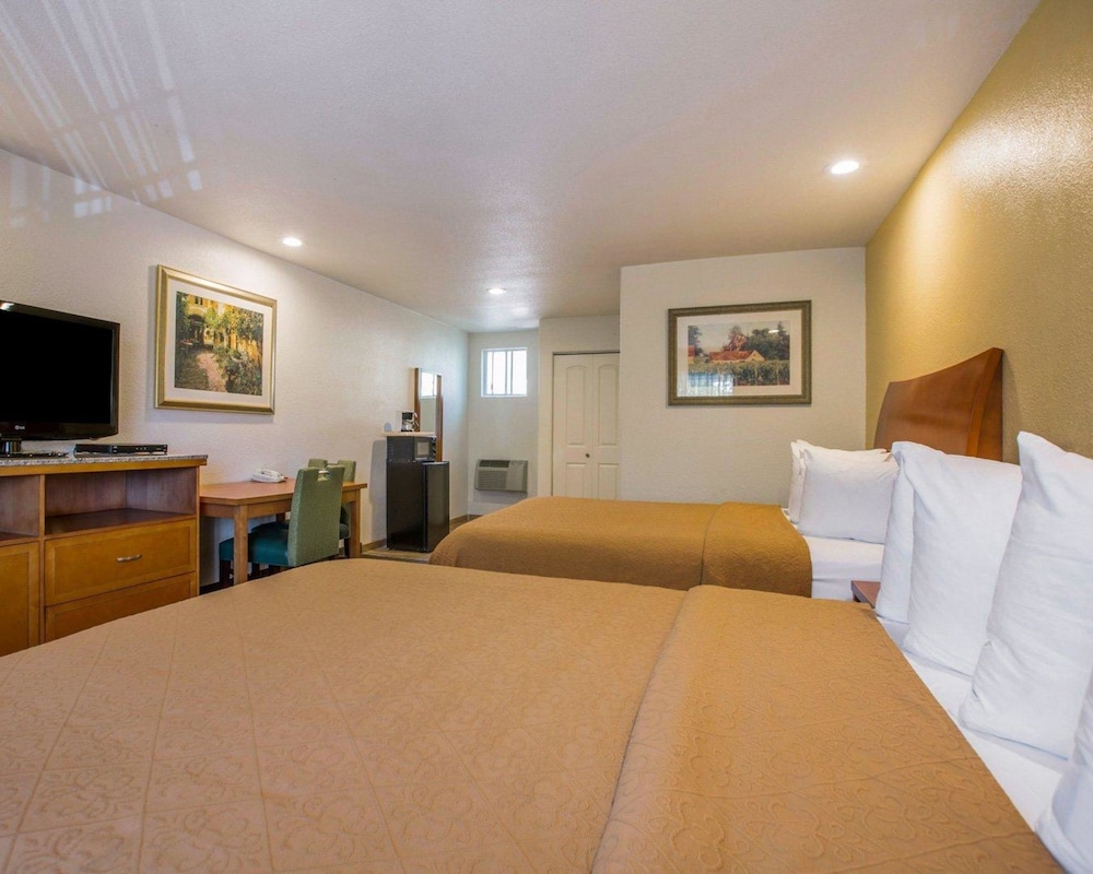 Quality Inn Santa Cruz Downtown Area 8/42