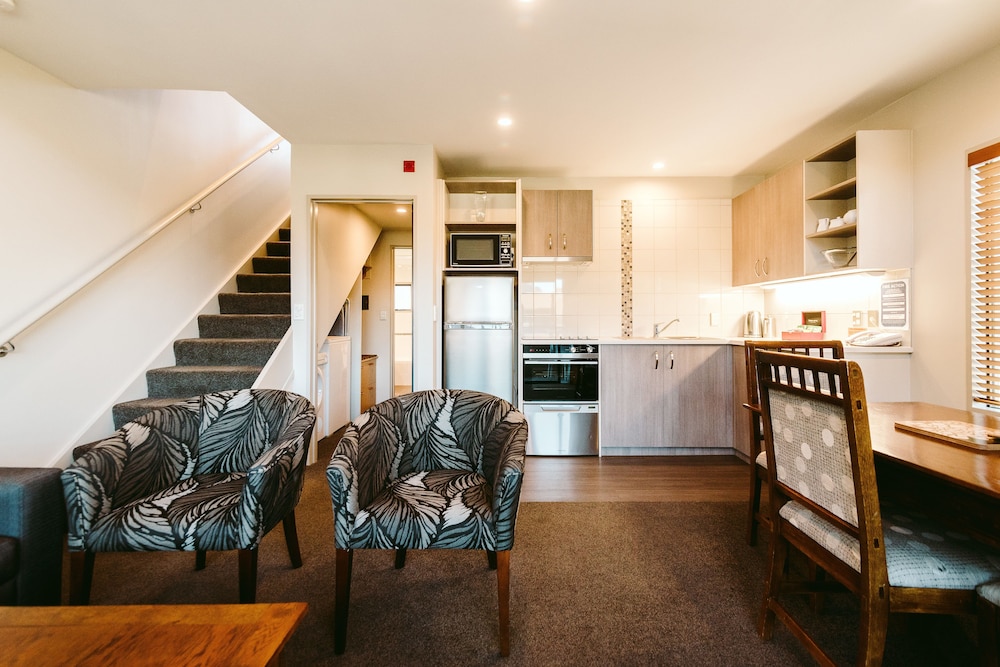 Garden Court Suites And Apartments 48/75