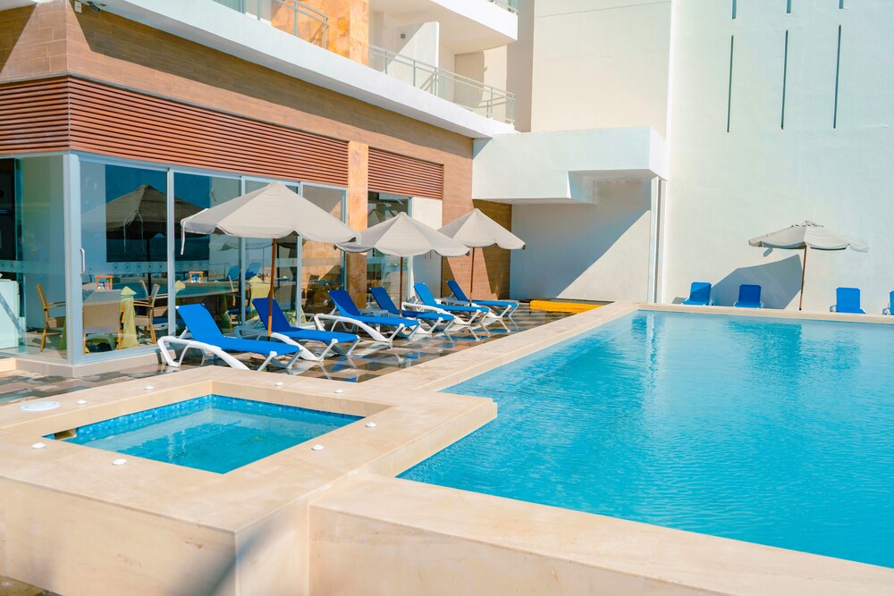 Pacific Palace Beach Tower Hotel 38/65