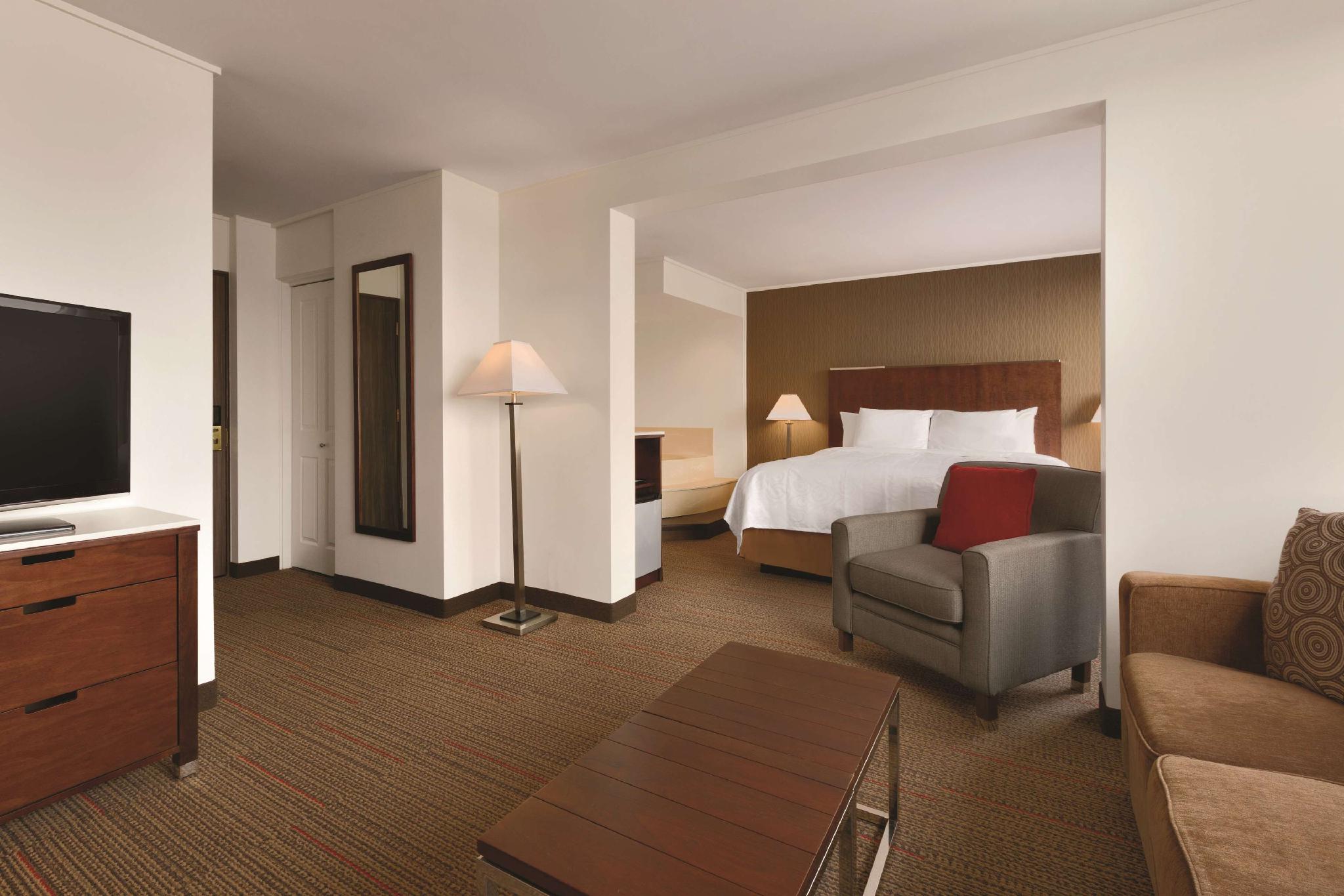 Coast, Premium, Suite, King Bed, Jetted Tub