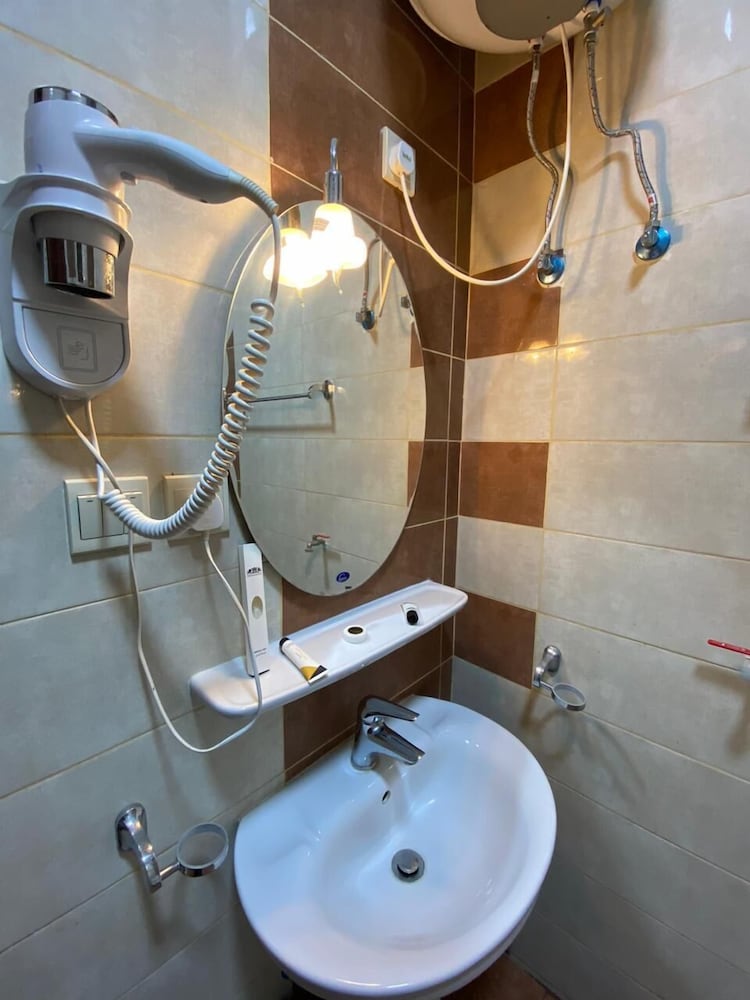 ديار البساتين للشقق الفندقية(Diyar Al Basateen Hotel Apartment) 16/17