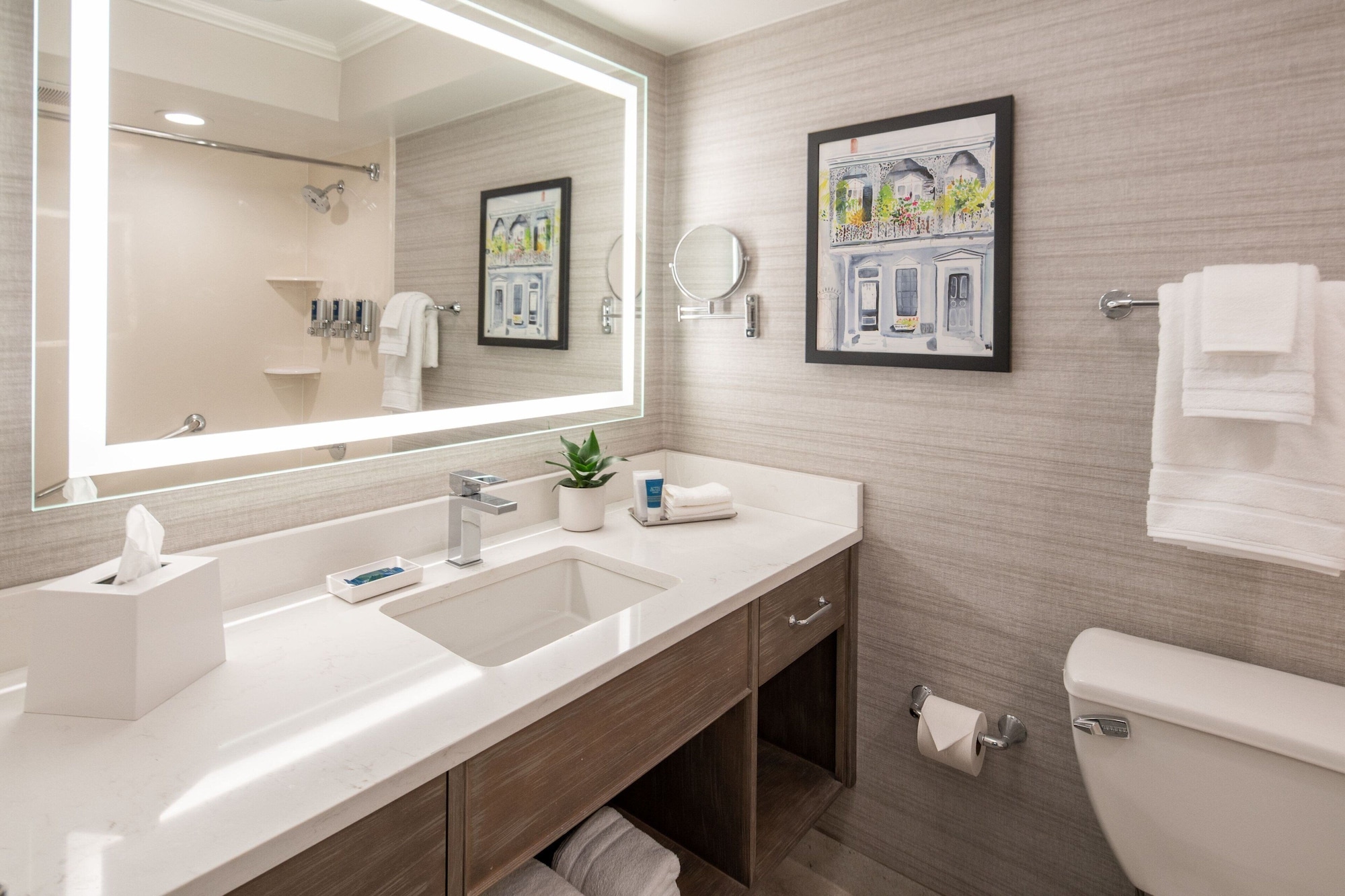 Junior Suite, King Bed, Bourbon Street View, Balcony