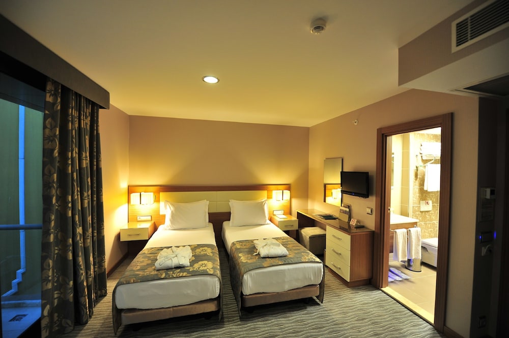 Olimpiyat Hotel 32/45