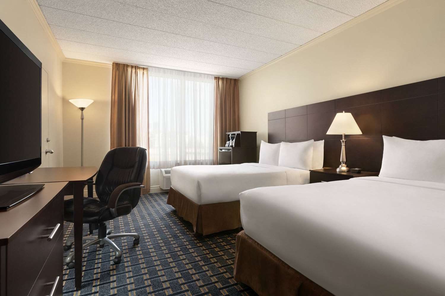 Travelodge by Wyndham Hotel & Convention Centre Quebec City 10/41