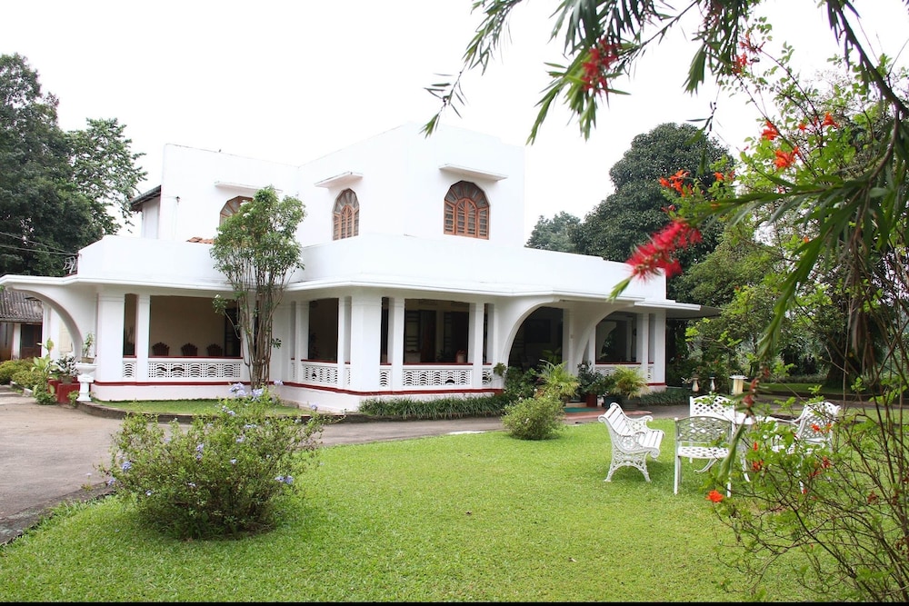 Margaret Villa Hotel 15/16