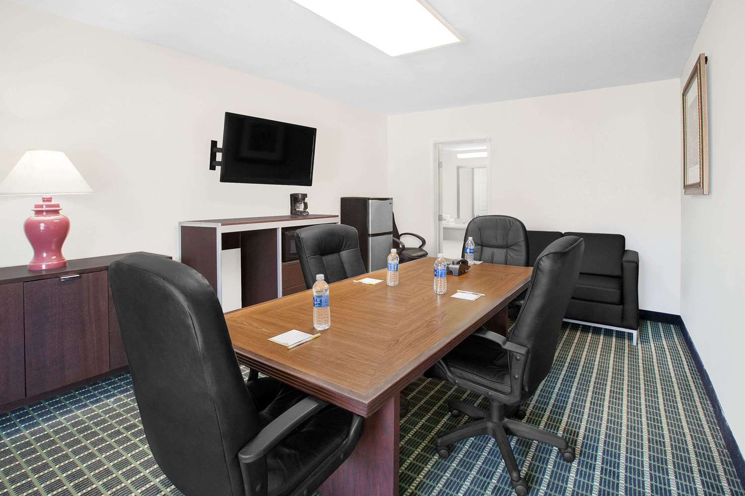 Days Inn by Wyndham Market Center Dallas Love Field 25/27