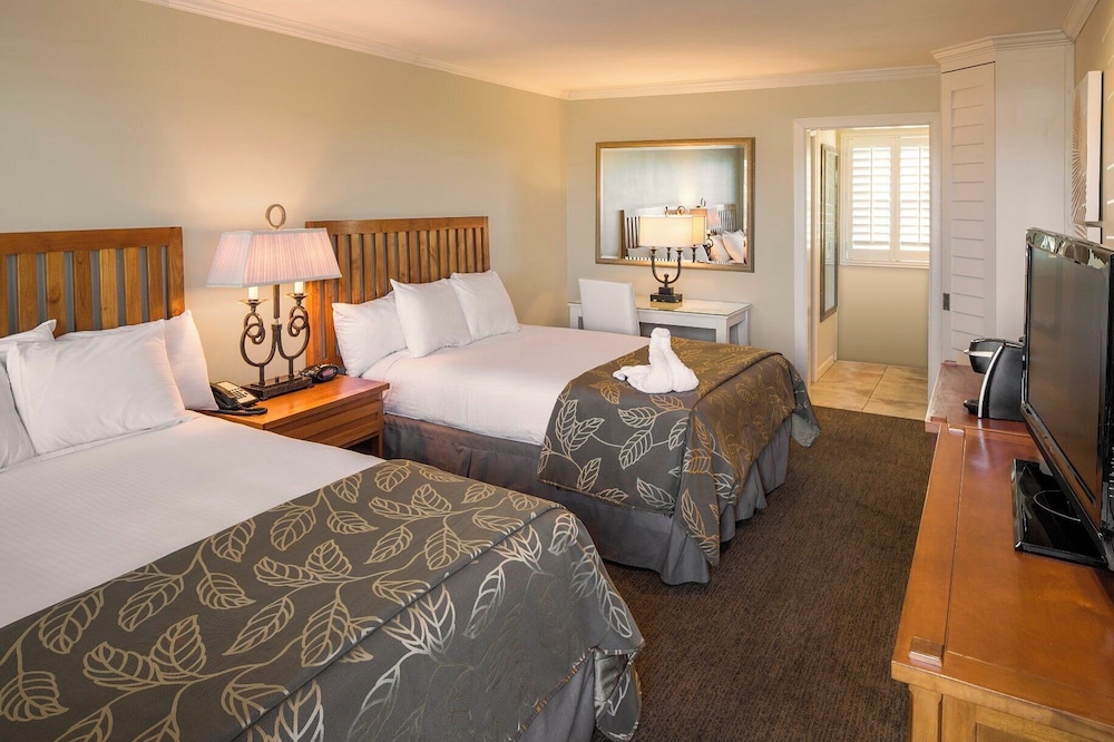 STANDARD, 2 QUEEN BEDS