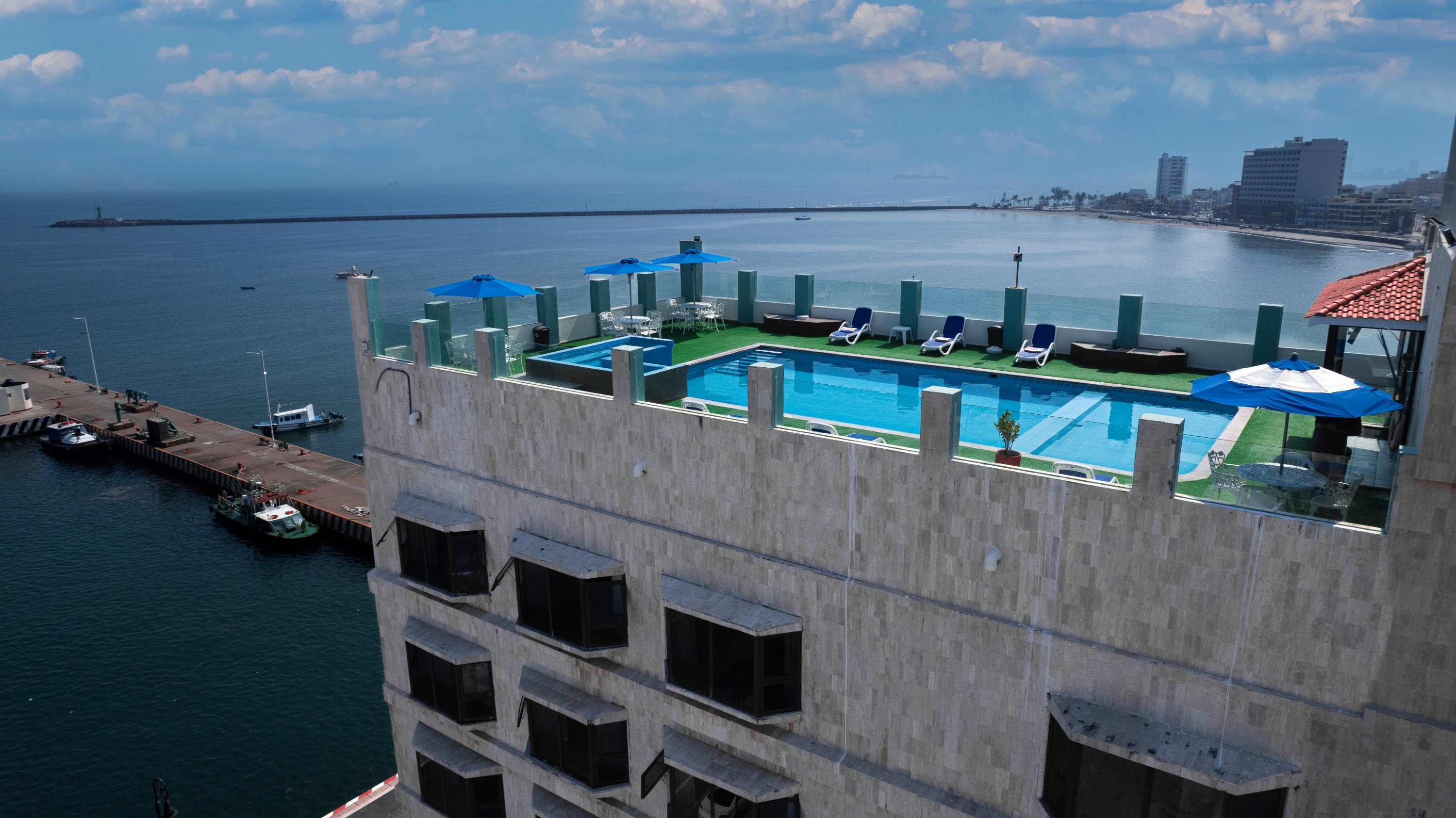 Mar y Tierra Hotel 4/48