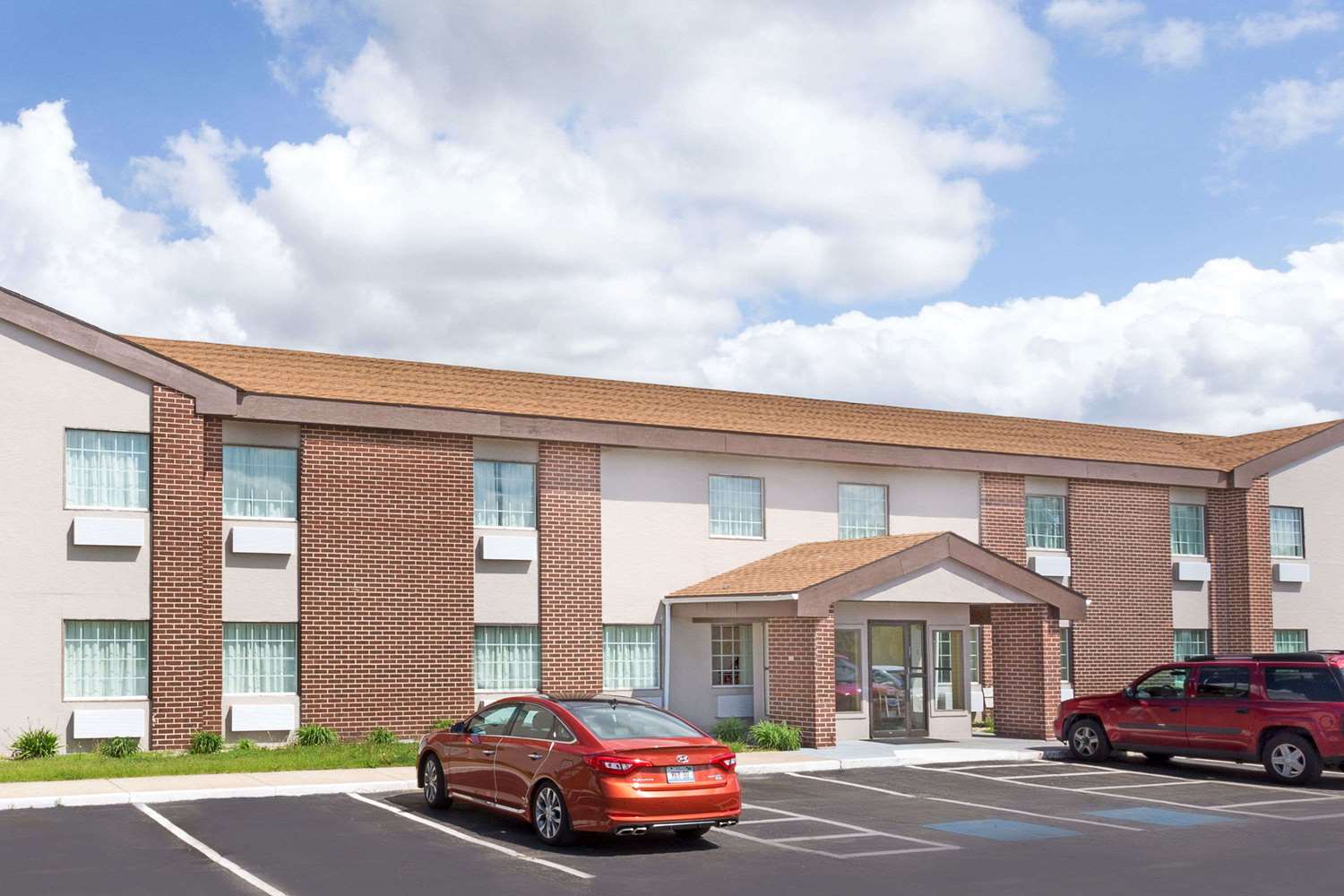 Baymont By Wyndham Beloit 27/34