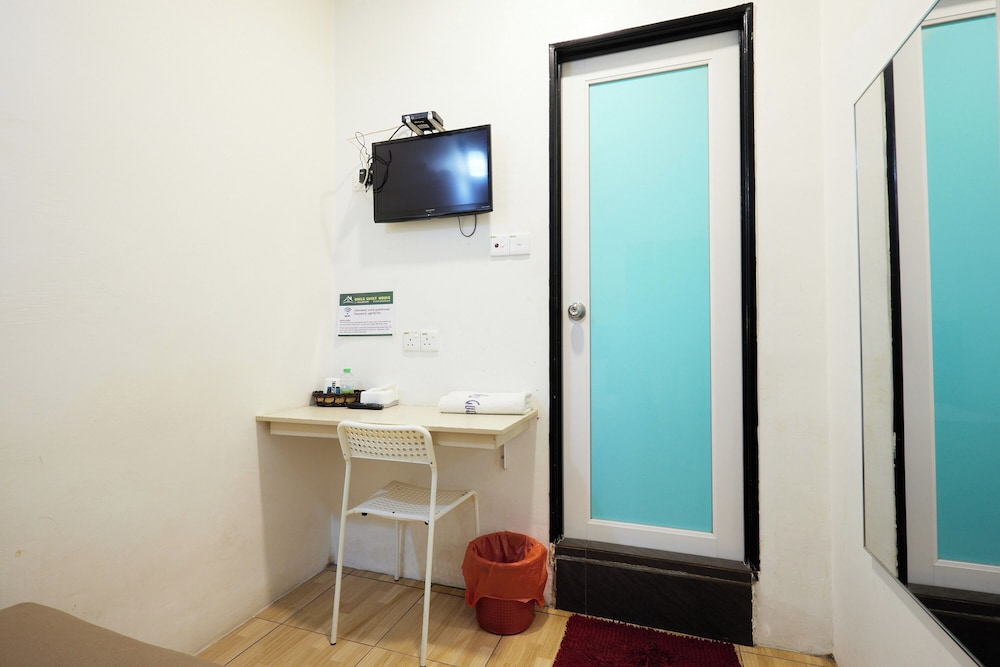Uncle Guesthouse Kuala Terengganu by ZUZU 51/62