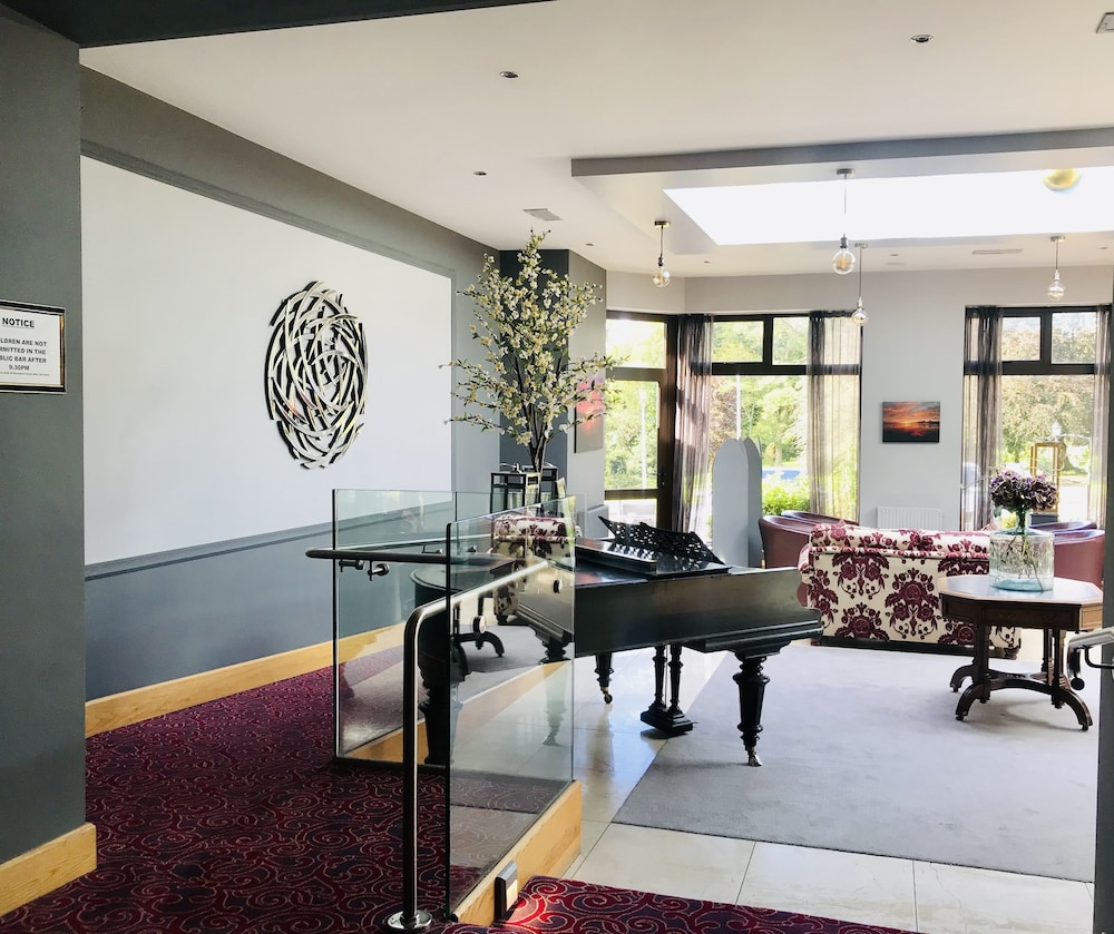 TWIN TREES HOTEL AND LEISURE CLUB(FORMERLY Downhill House Hotel) 30/54