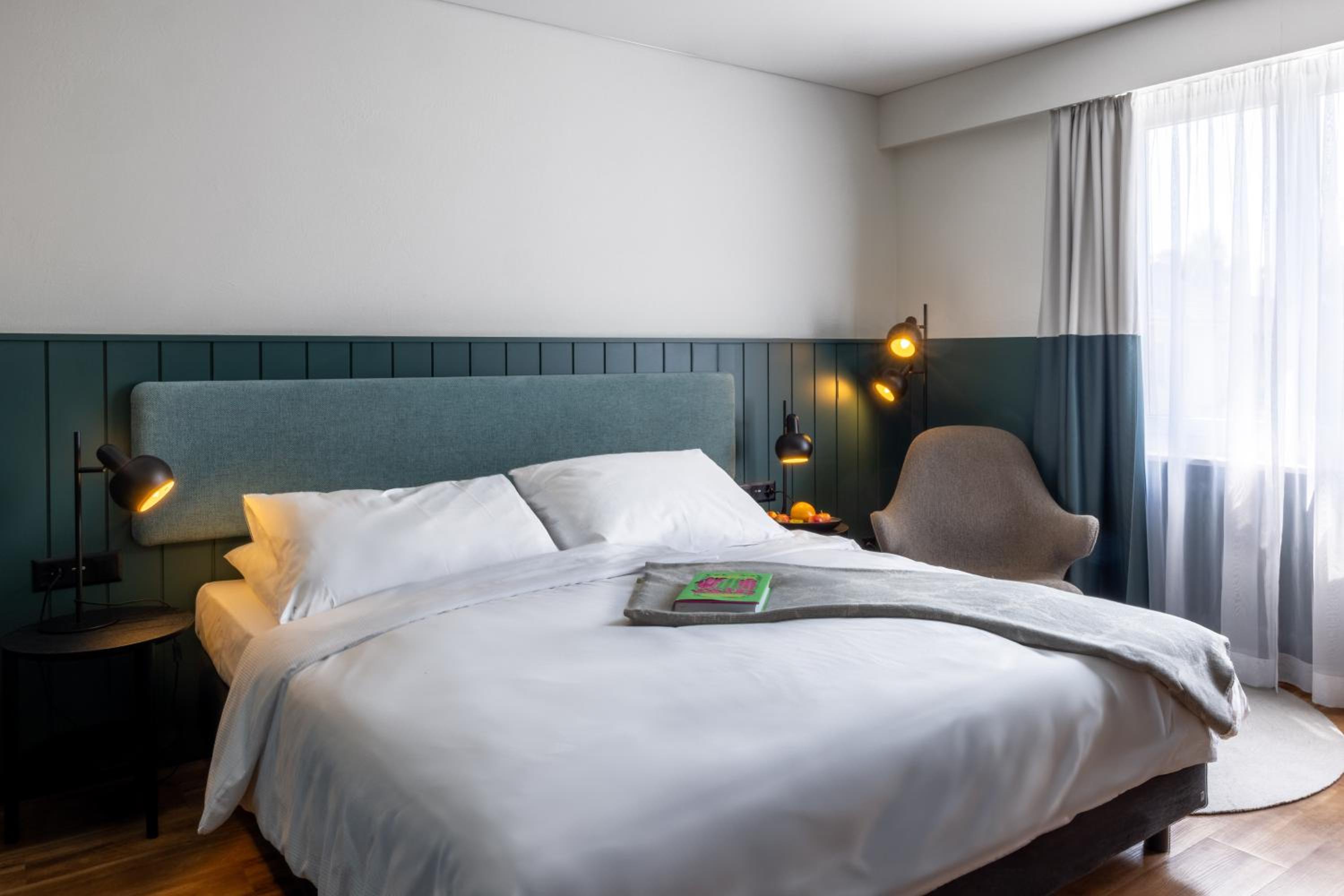 Economy, Double Bed, Street View