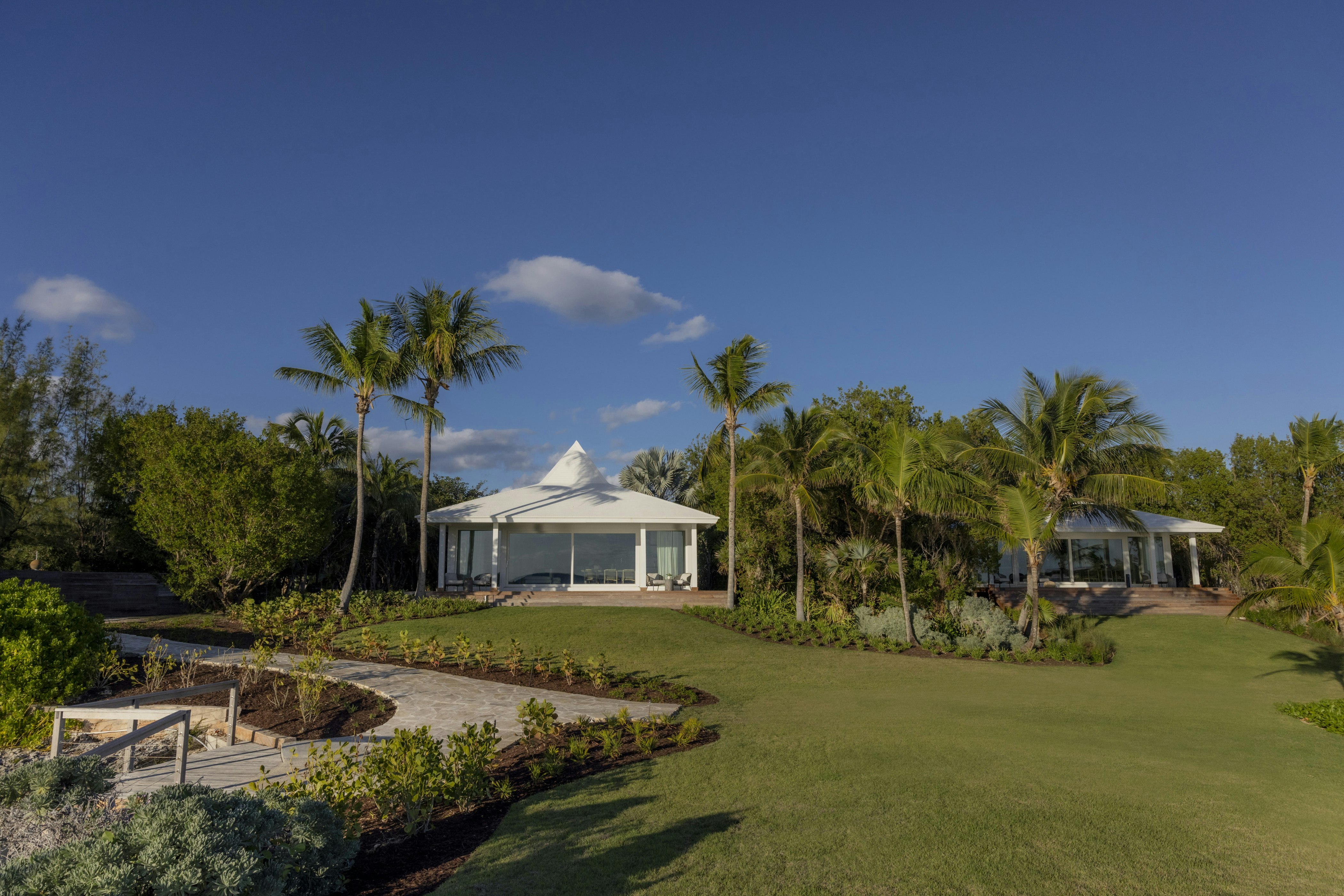 THE COVE ELEUTHERA 50/50