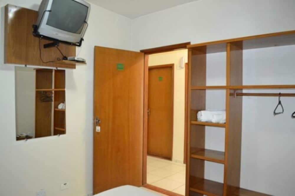 IPE HOTEL 17/35