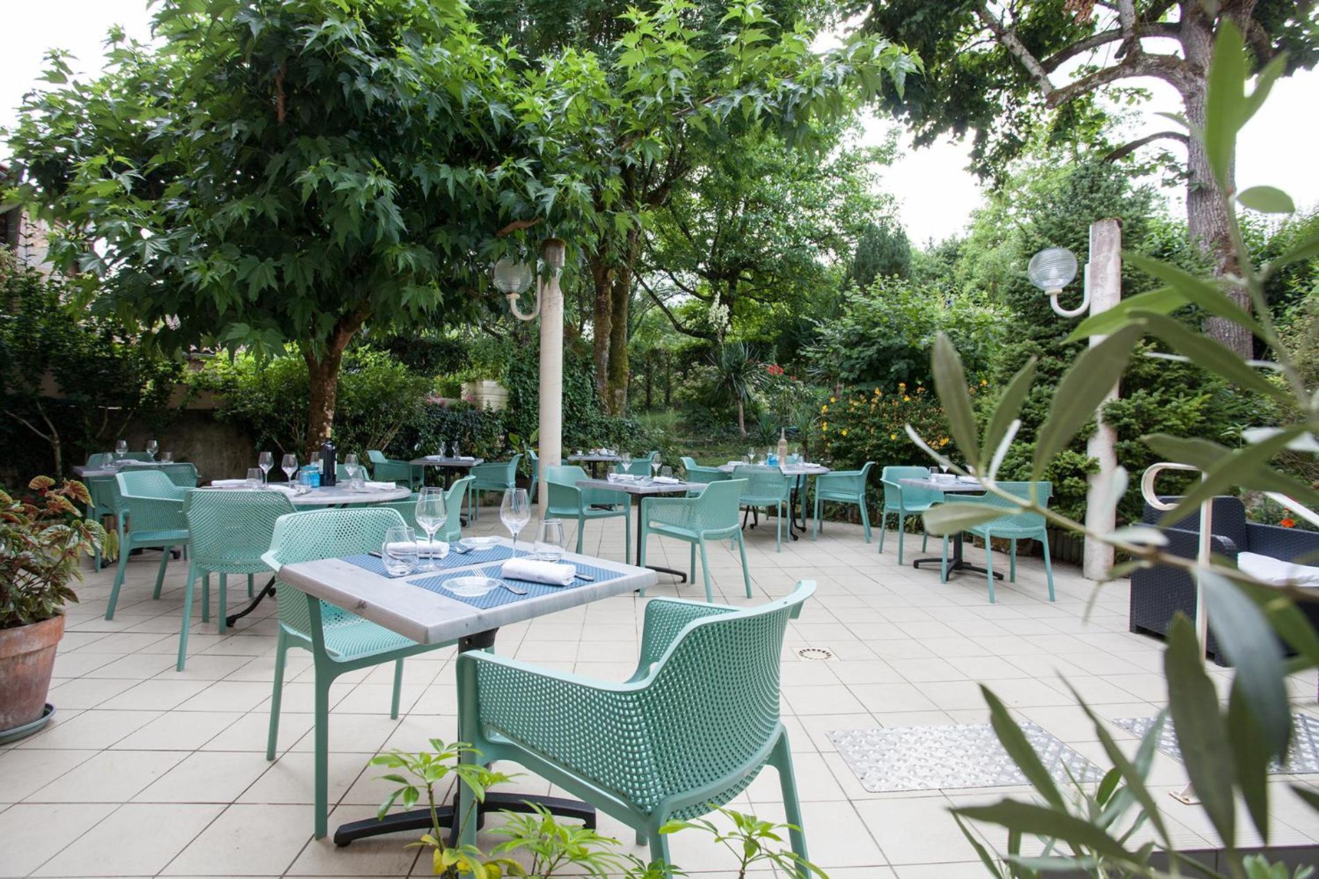 HOTEL DU LION D'OR 37/51