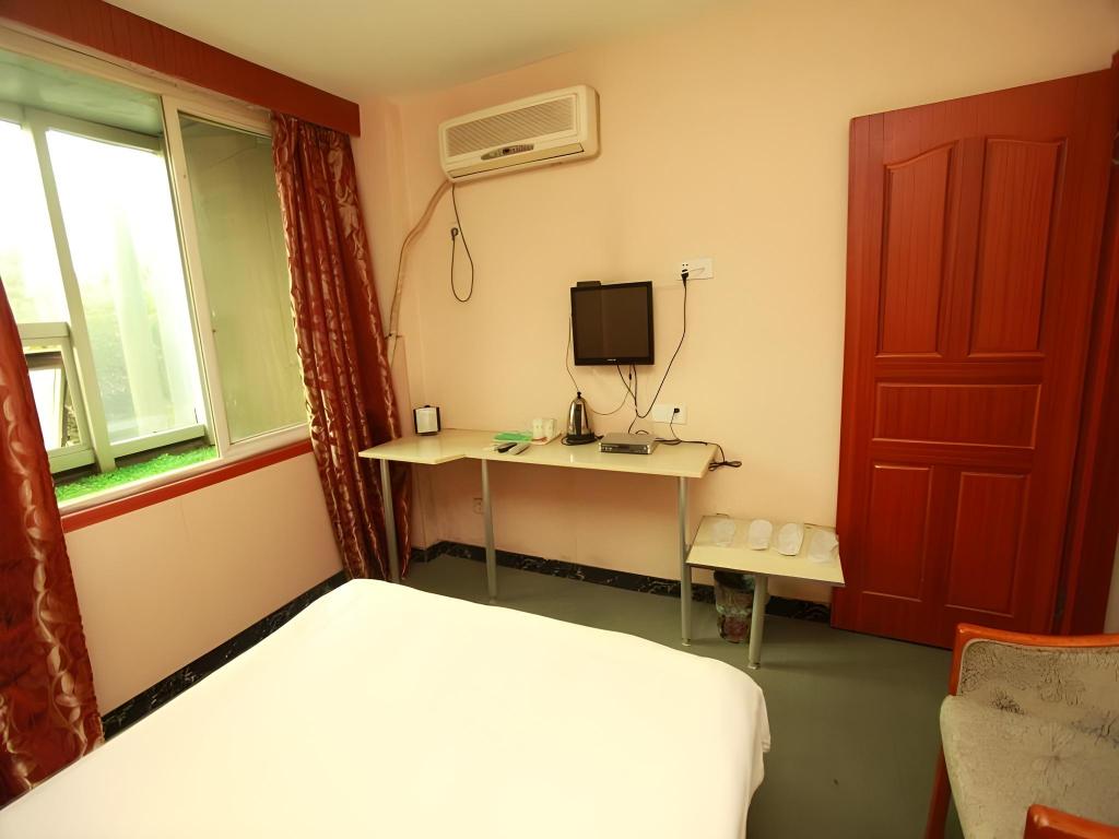 Chengdu Dcent Hostel 8/14
