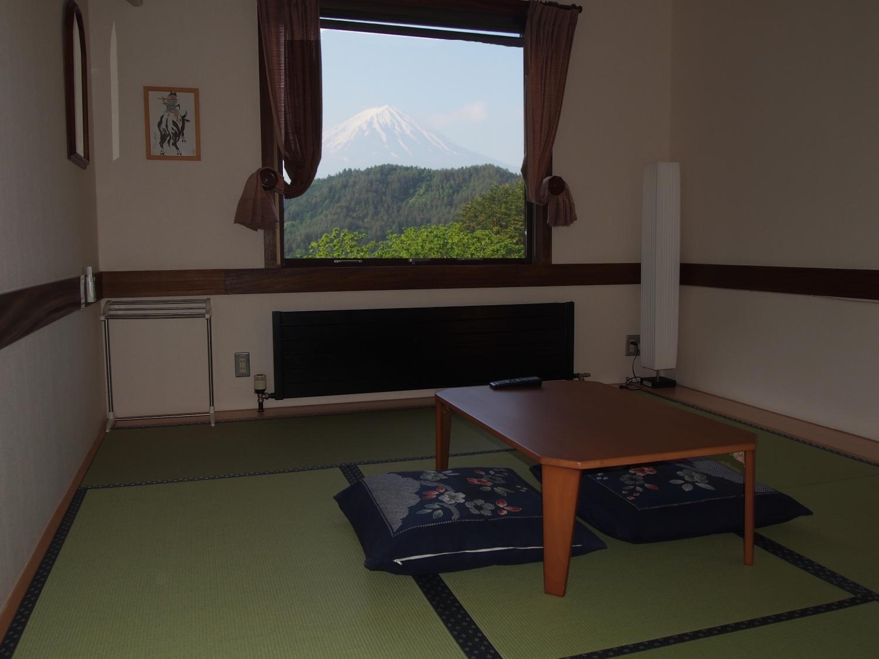 Japanese, Twin Beds