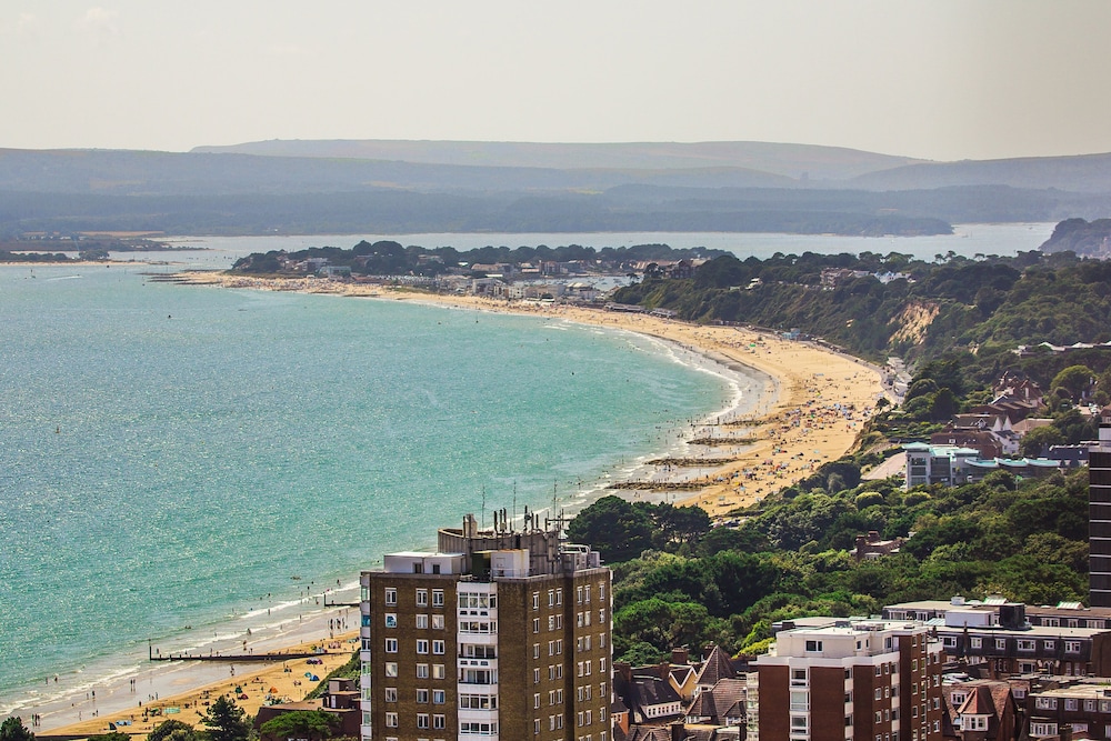 Premier Inn Bournemouth East Cliff hotel 33/38
