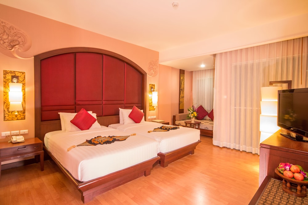 Grand Pacific Sovereign Resort and Spa 19/68