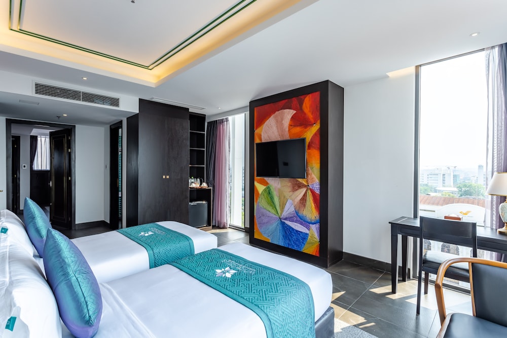 White Lotus hotel Hue 18/50