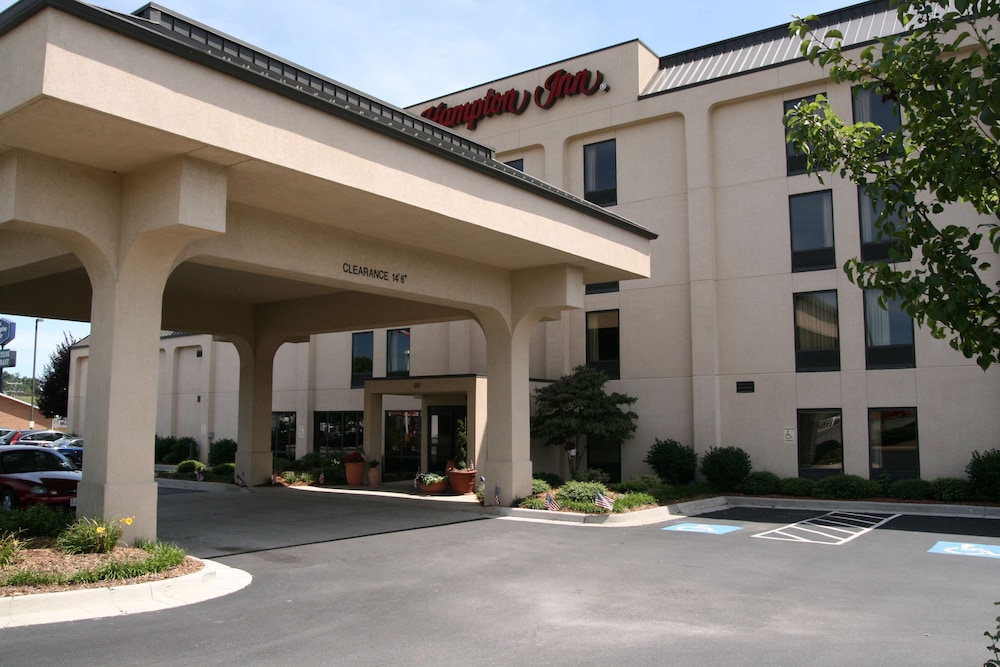 Hampton Inn Hillsville 1/45
