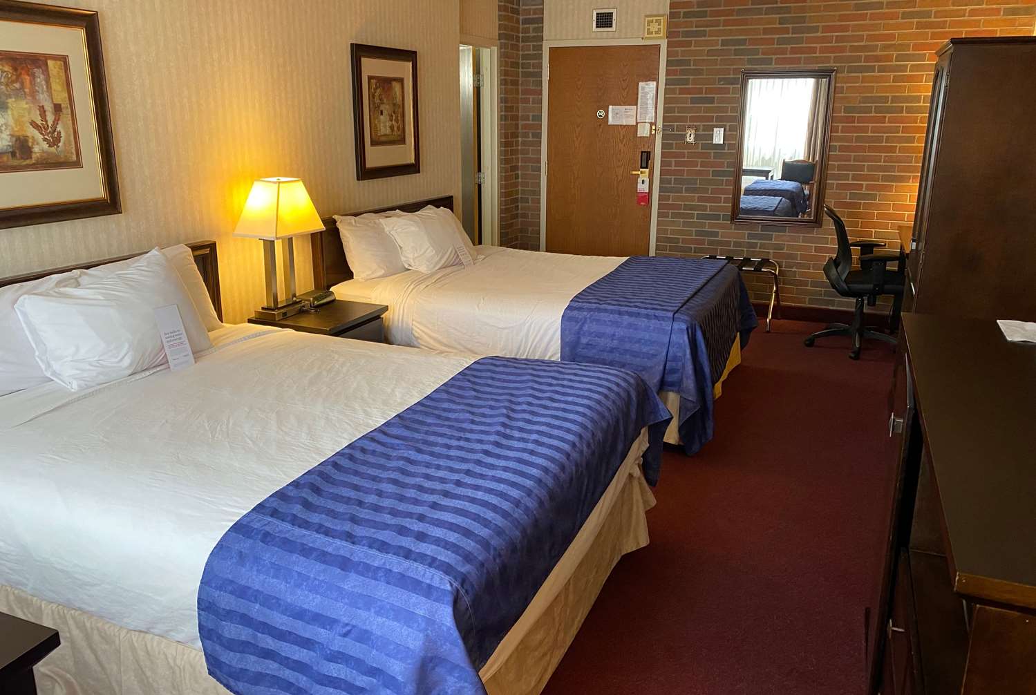 Ramada By Wyndham Lethbridge 5/19