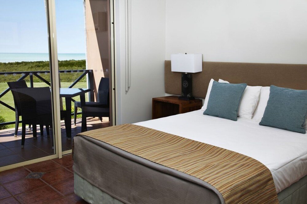Moonlight Bay Suites 13/41
