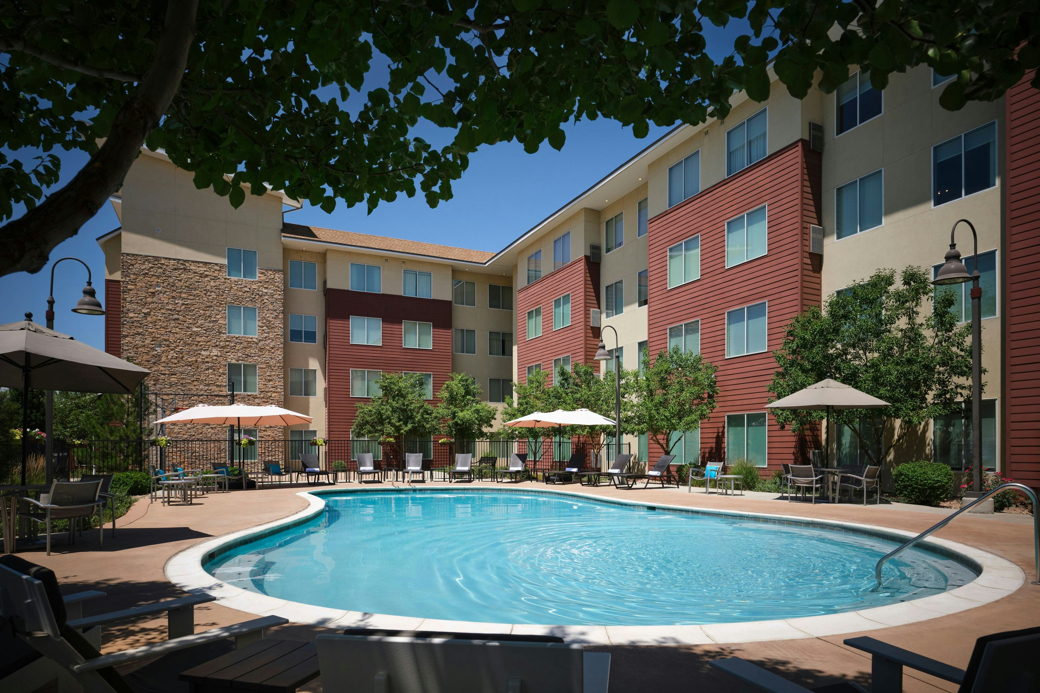 FAIRFIELD INN & SUITES BOULDER BROOMFIELD/INTERLOCKEN 59/59