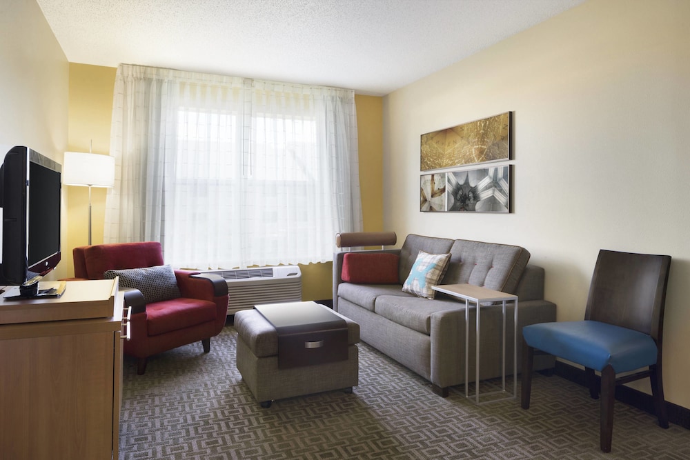 TownePlace Suites Chicago Naperville 16/22