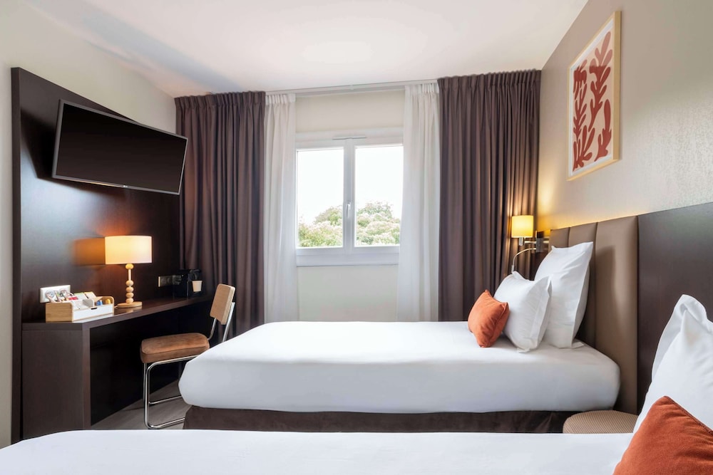 Executive, Queen Bed, Garden Area