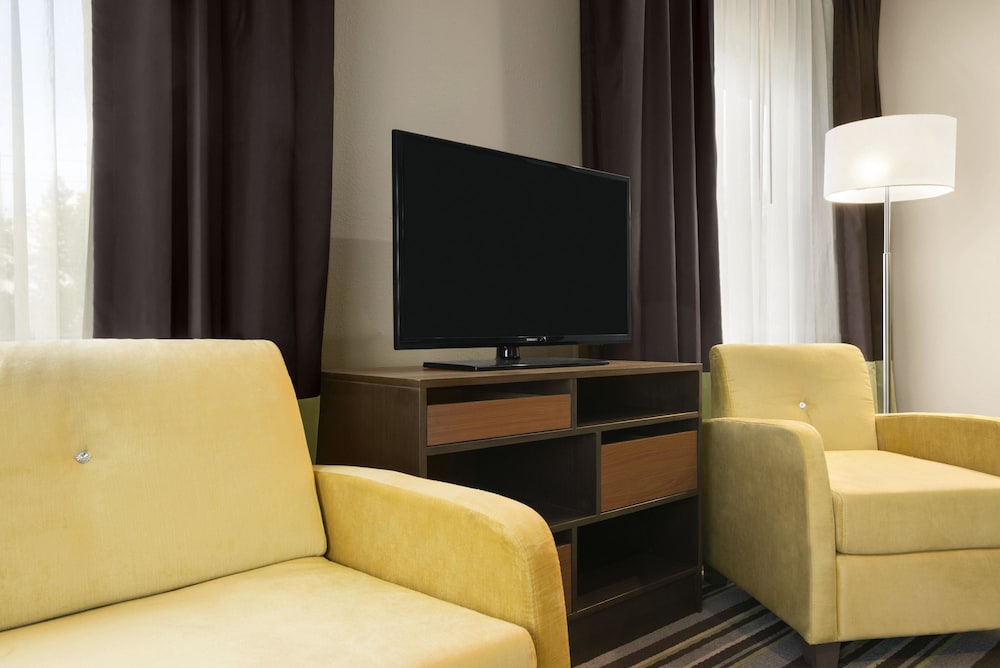 Super 8 by Wyndham Hershey Chocolate Avenue 20/23