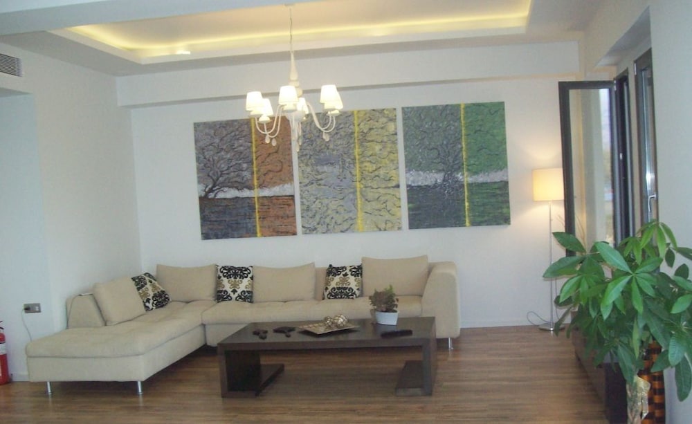 Aura Boutique Hotel 31/51