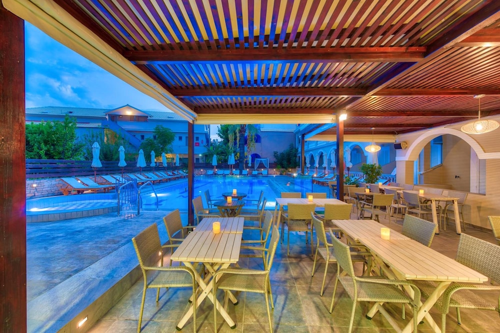 Natalie Hotel 34/41