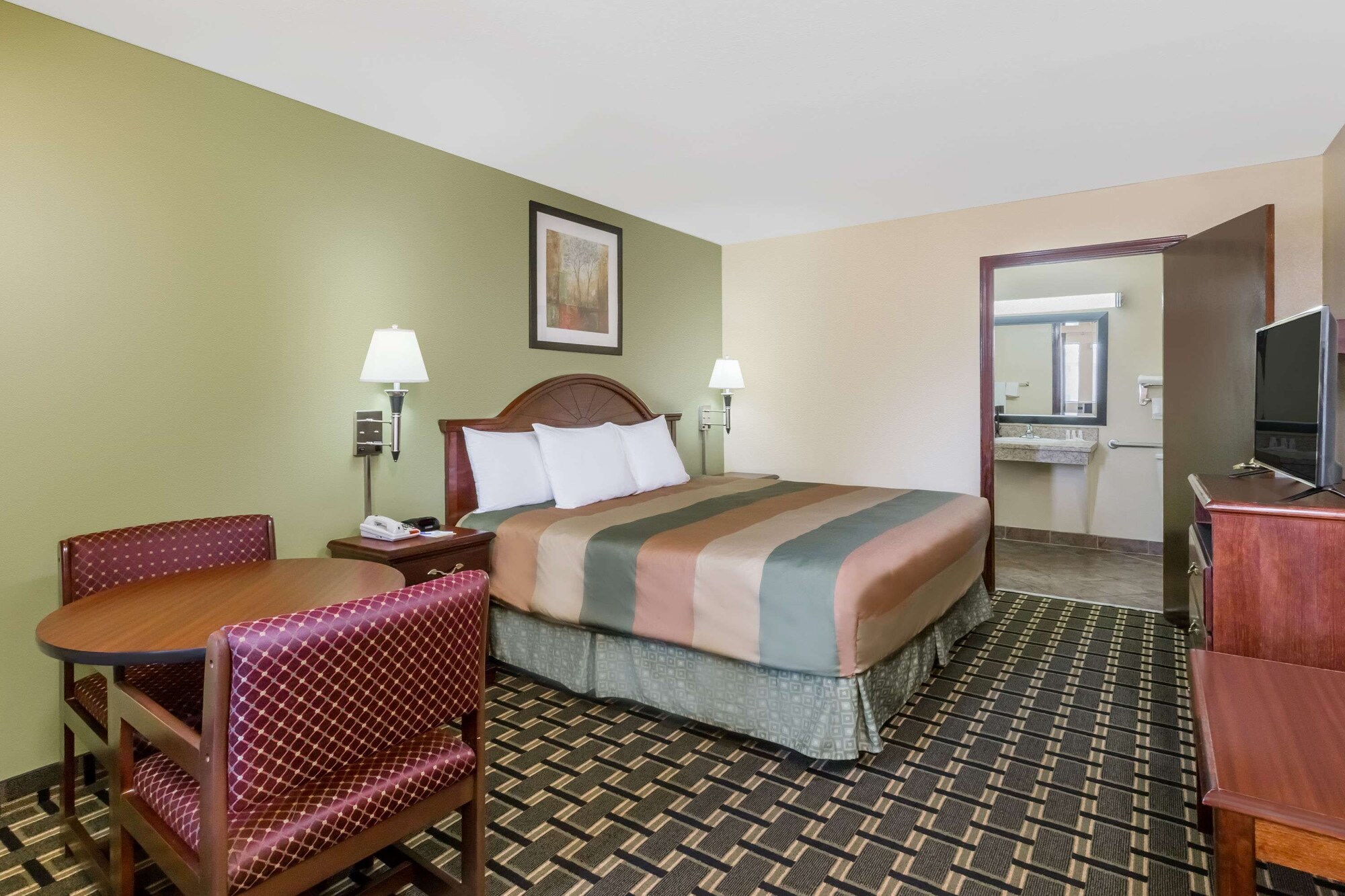 Studio, Suite, King Bed, Smoking