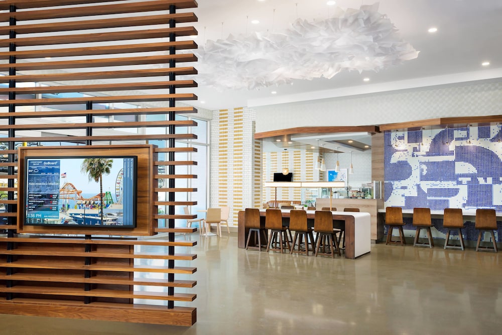 Courtyard by Marriott Santa Monica 54/59